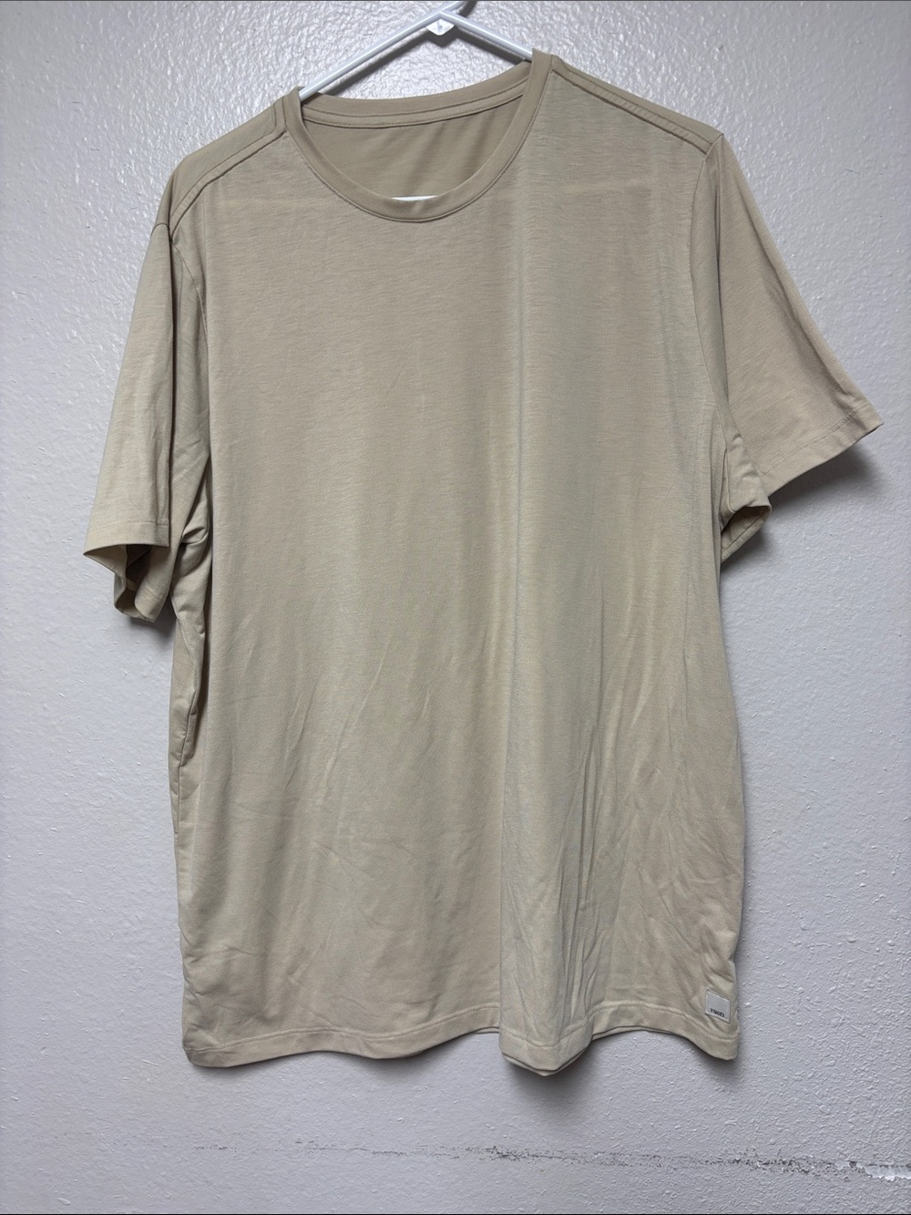 Vuori Short Sleeve Crew Tee in Sand